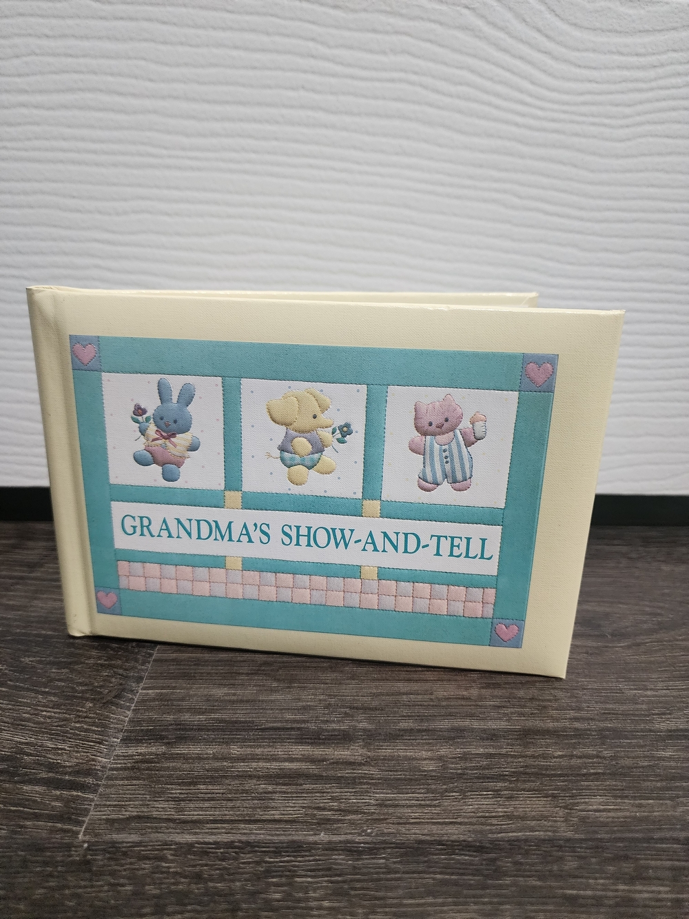 Hallmark Grandma's Show-and-Tell Small Pets Keepsake Album - Cream, Teal, Pink